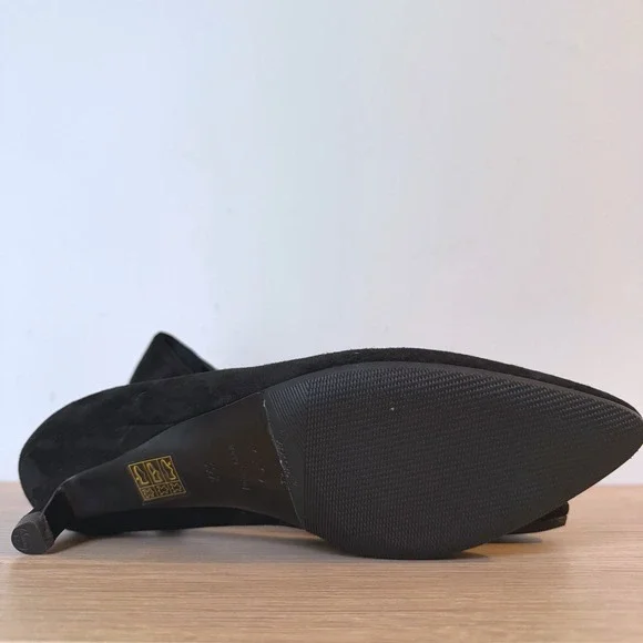 $895 NWOT CO Made in Italy Black Suede Pointed Toe Kitten Heel Pumps Size 39.5